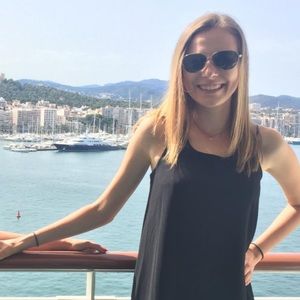 Meet your Posher, Elizabeth